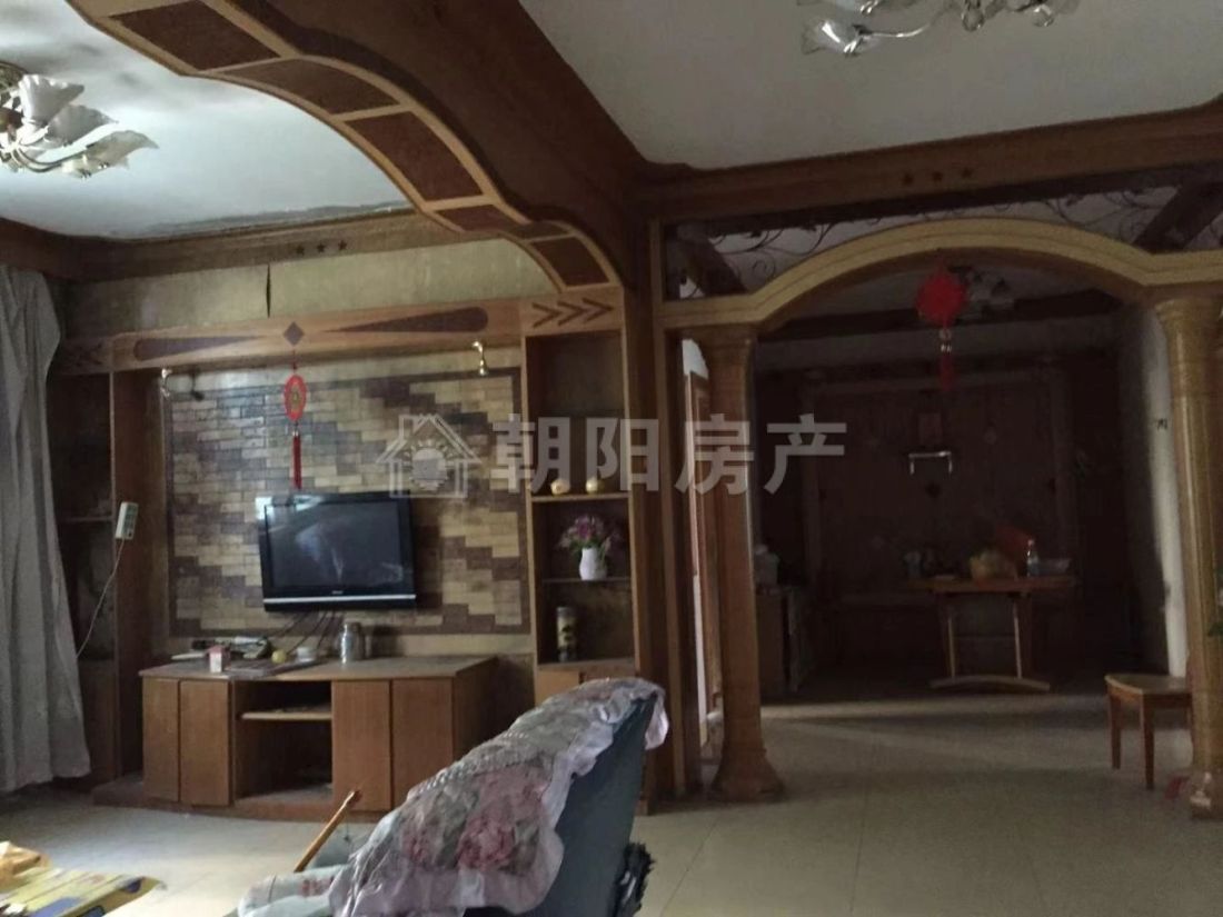 紫金山庄 113平 南向三室 967元/平 简装 交通便利