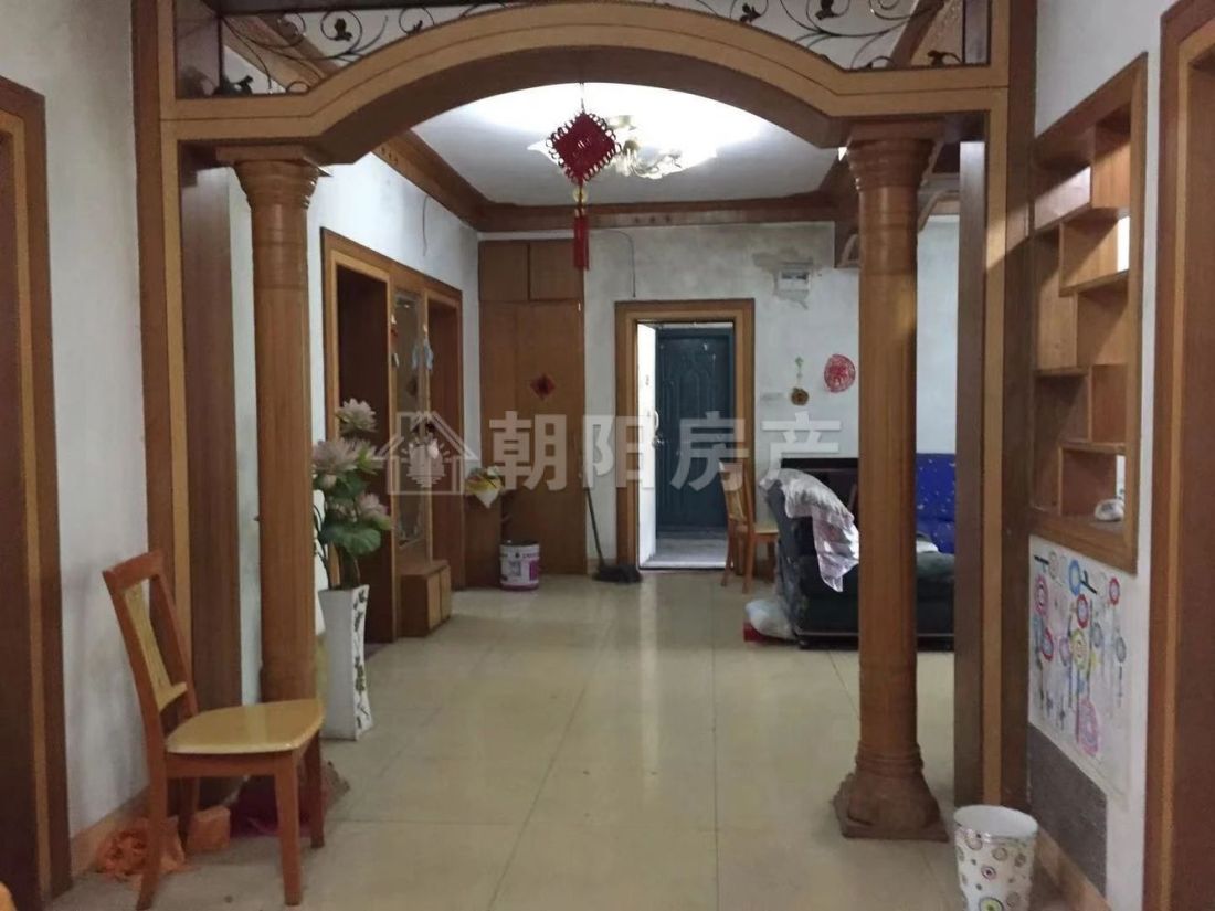 紫金山庄 113平 南向三室 967元/平 简装 交通便利