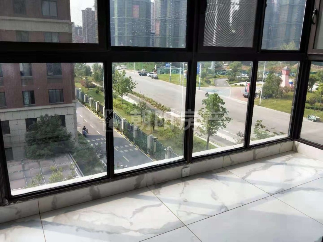 景润御府润园 140平 南向精装四室 学区房 满两年