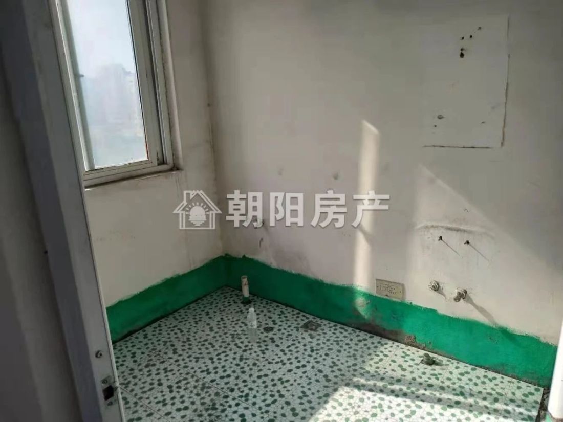 彩虹大厦 136平 南向三居采光好 满两年 交通便利
