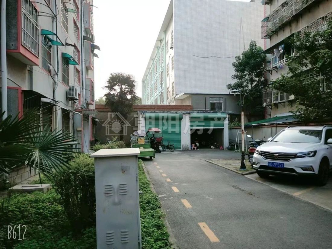 金玉新村 84平 南向精装两室 满两年 交通便利 学区房