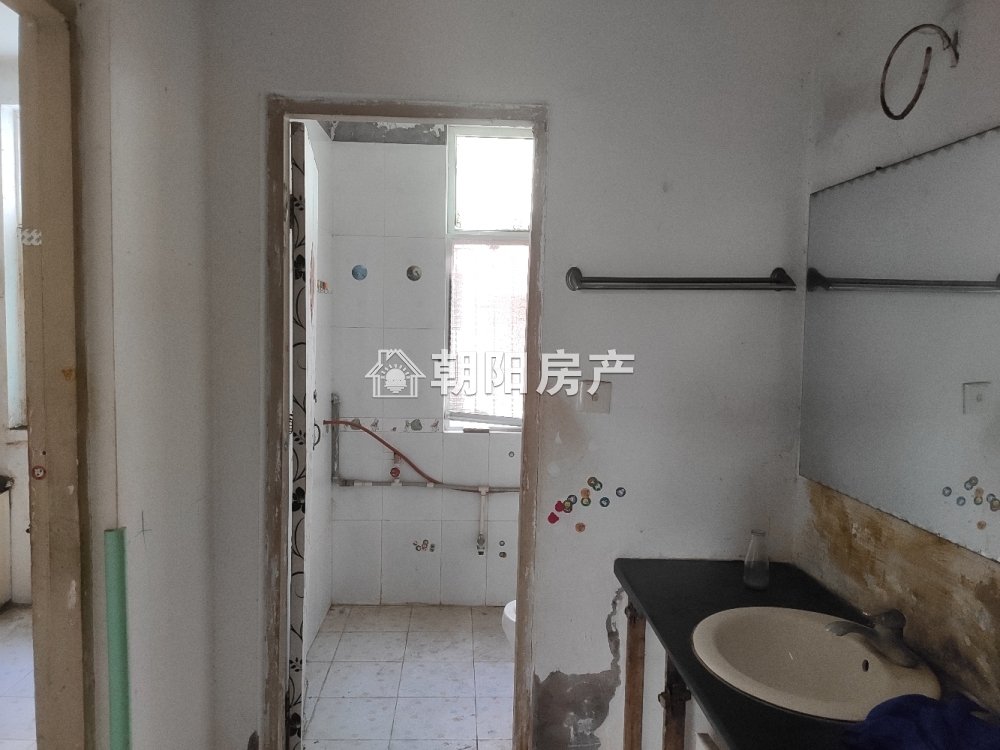 铂蓝美地 90平 南向三室一厅 交通便利 普装出租