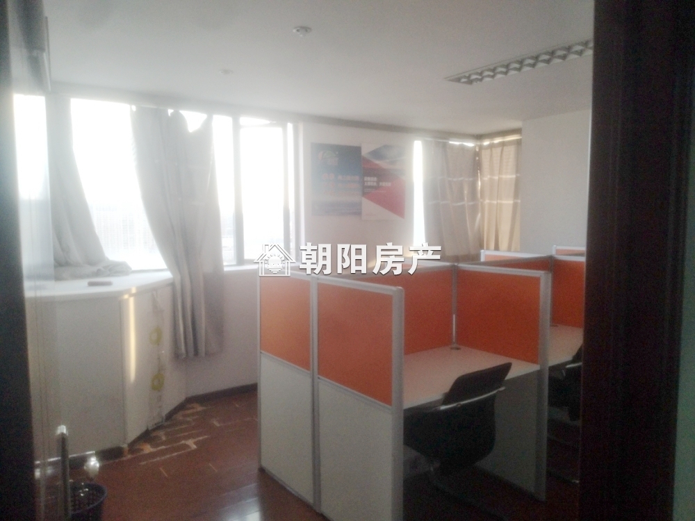 新天地 85平 南向两室 交通便利 简装