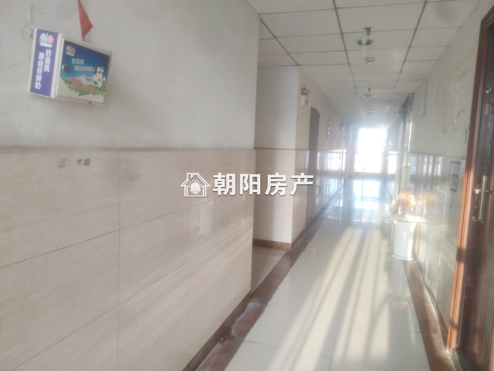 新天地 85平 南向两室 交通便利 简装