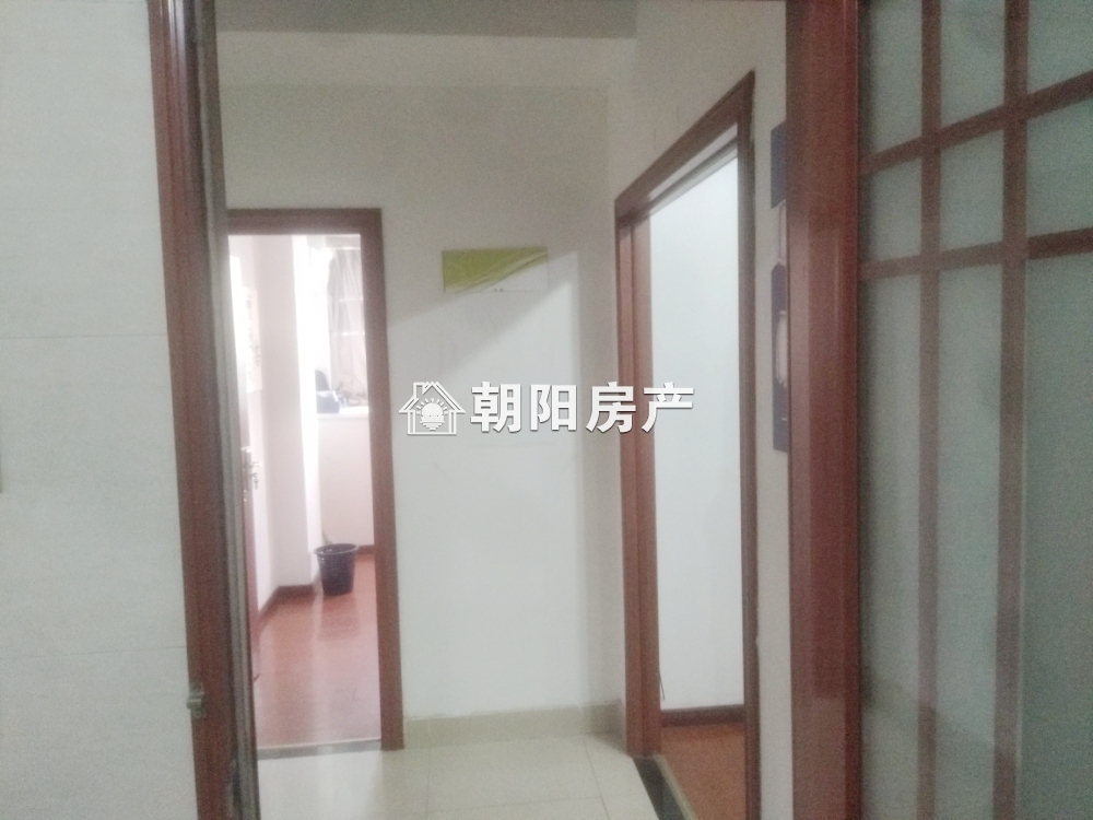 新天地 85平 南向两室 交通便利 简装