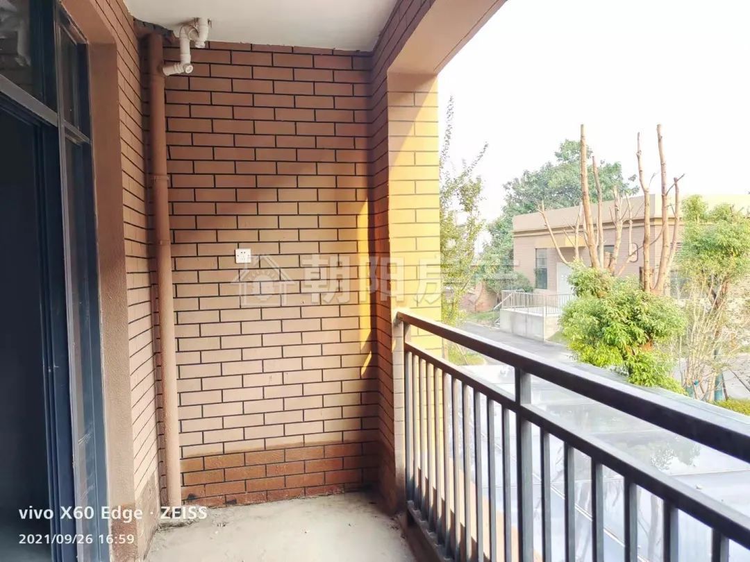 凤凰城 121平 南向三室二厅 洋房低楼层 学区房随时看房