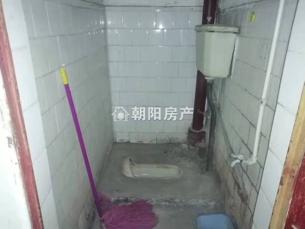 田区建设村 60平 朝南两室一厅 交通便利 简装出租