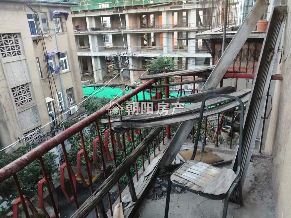 田区建设村 60平 朝南两室一厅 交通便利 简装出租