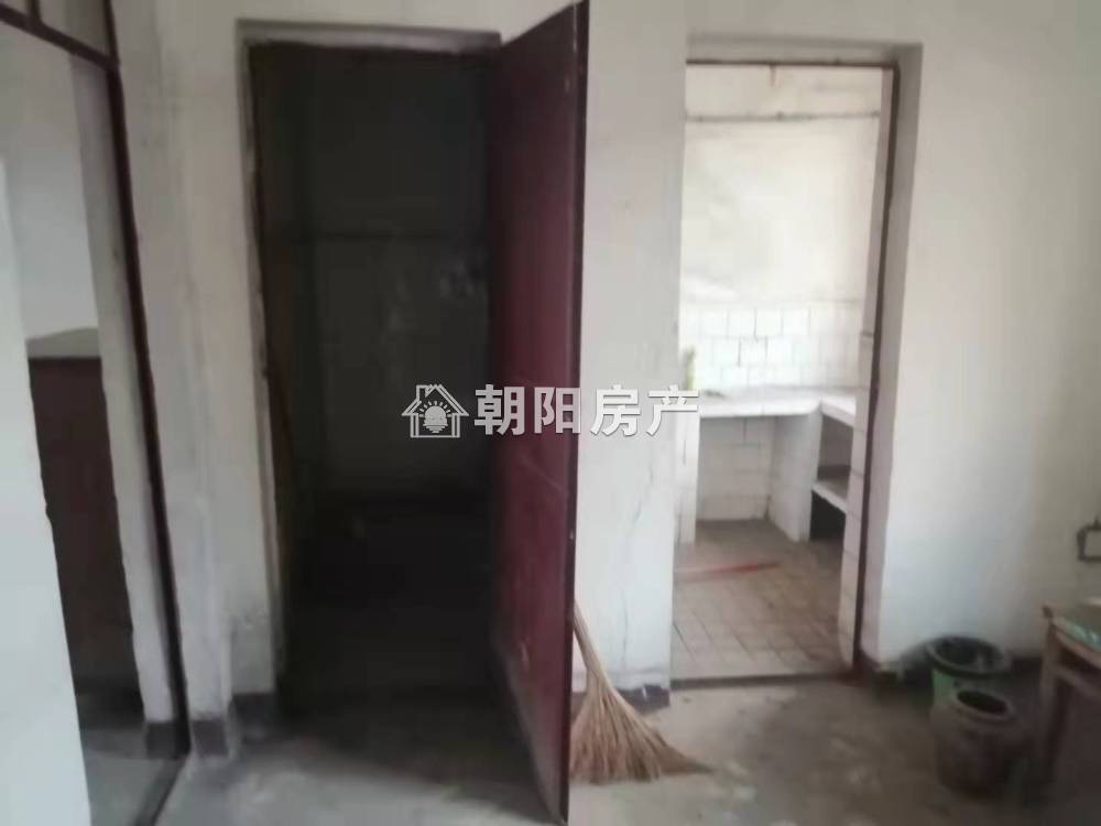 田区建设村 60平 朝南两室一厅 交通便利 简装出租