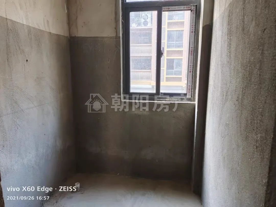 凤凰城 121平 南向三室二厅 洋房低楼层 学区房随时看房