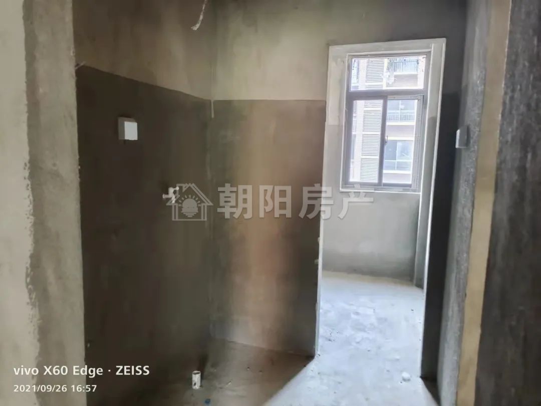 凤凰城 121平 南向三室二厅 洋房低楼层 学区房随时看房