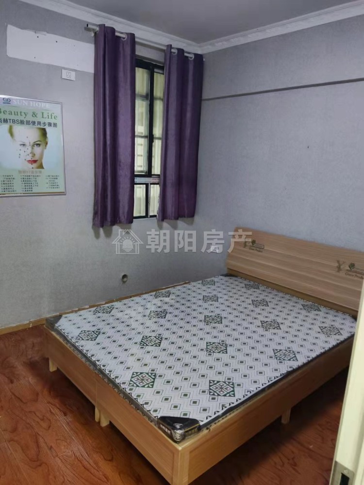 华夏中央广场 117平 南向三室二厅 满两年 交通便利