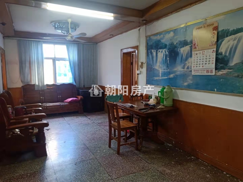 二汽新村一区 86平 南向三室一卫 交通便利 配套齐全