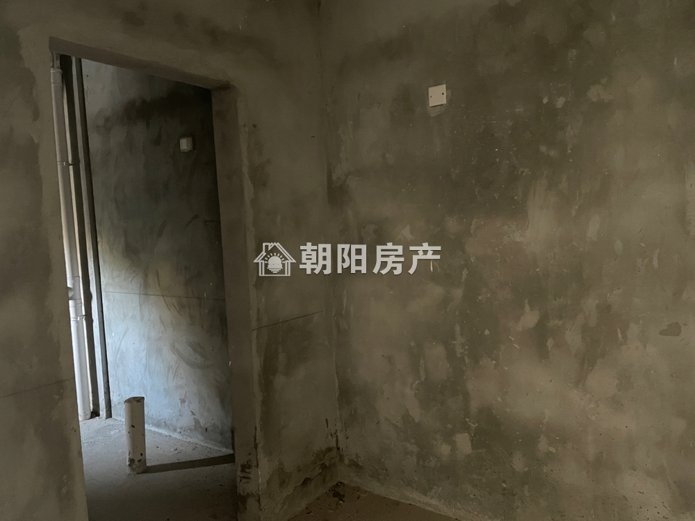嶺秀山南联排别墅带院子360平毛坯5室2厅 出售 