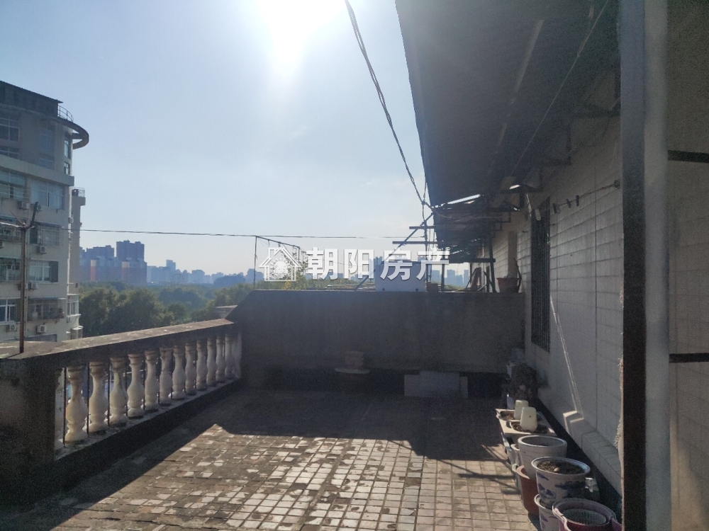 公园小区 121平 南向三室 采光好 随时看房 配套齐全