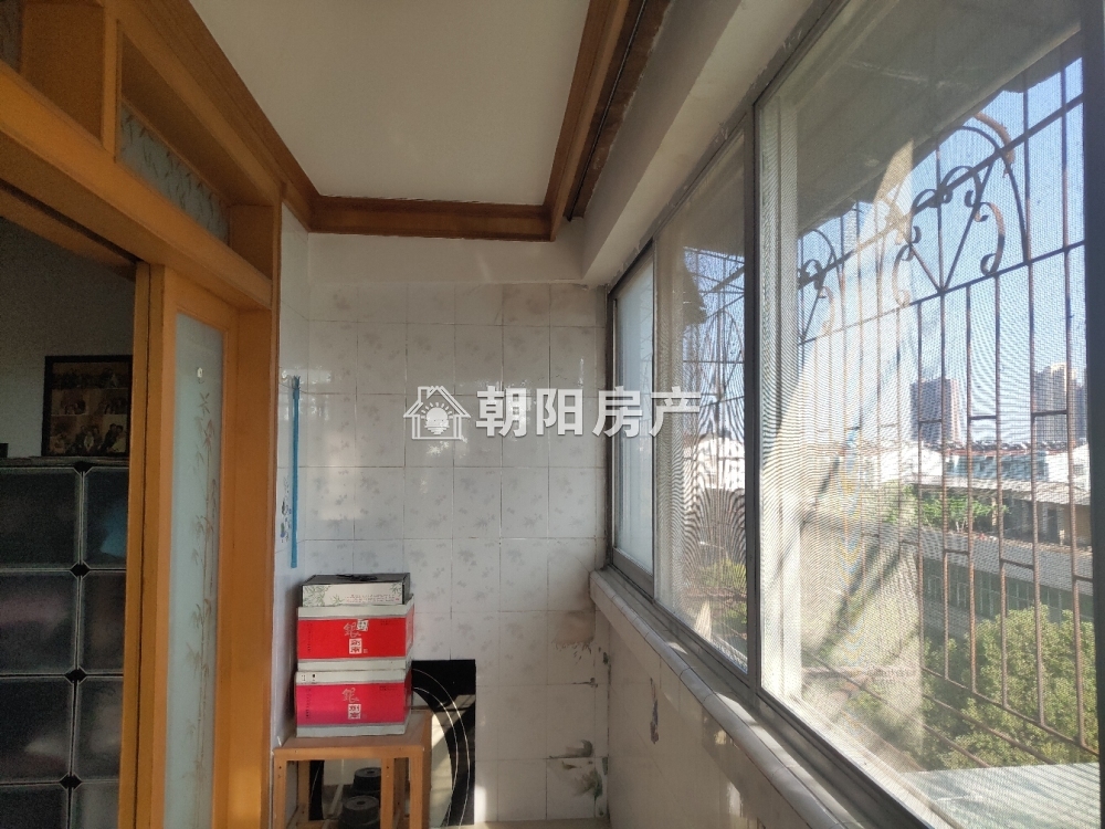 公园小区 121平 南向三室 采光好 随时看房 配套齐全