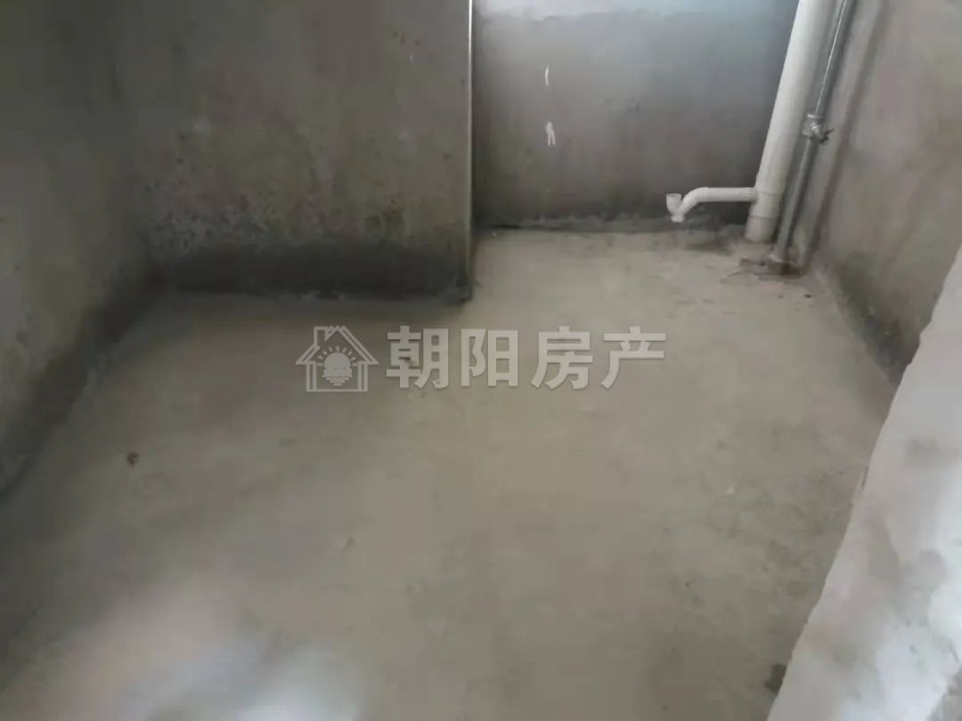 西城公馆 108平 南向三室二厅 交通便利 学区房 采光好