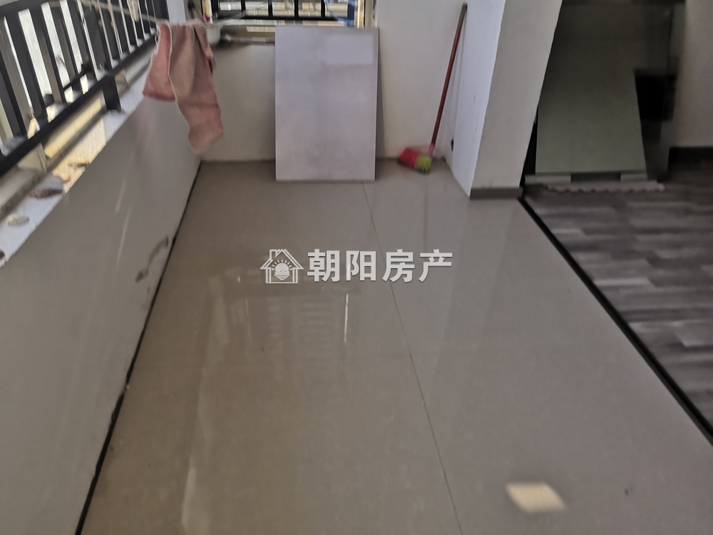 东昌庭院 98平 南向高楼层三室 简装 交通便利 随时看房