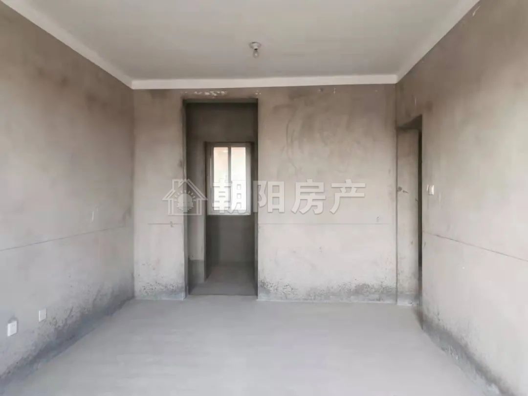 西城公馆 108平 南向三室二厅 交通便利 学区房 采光好