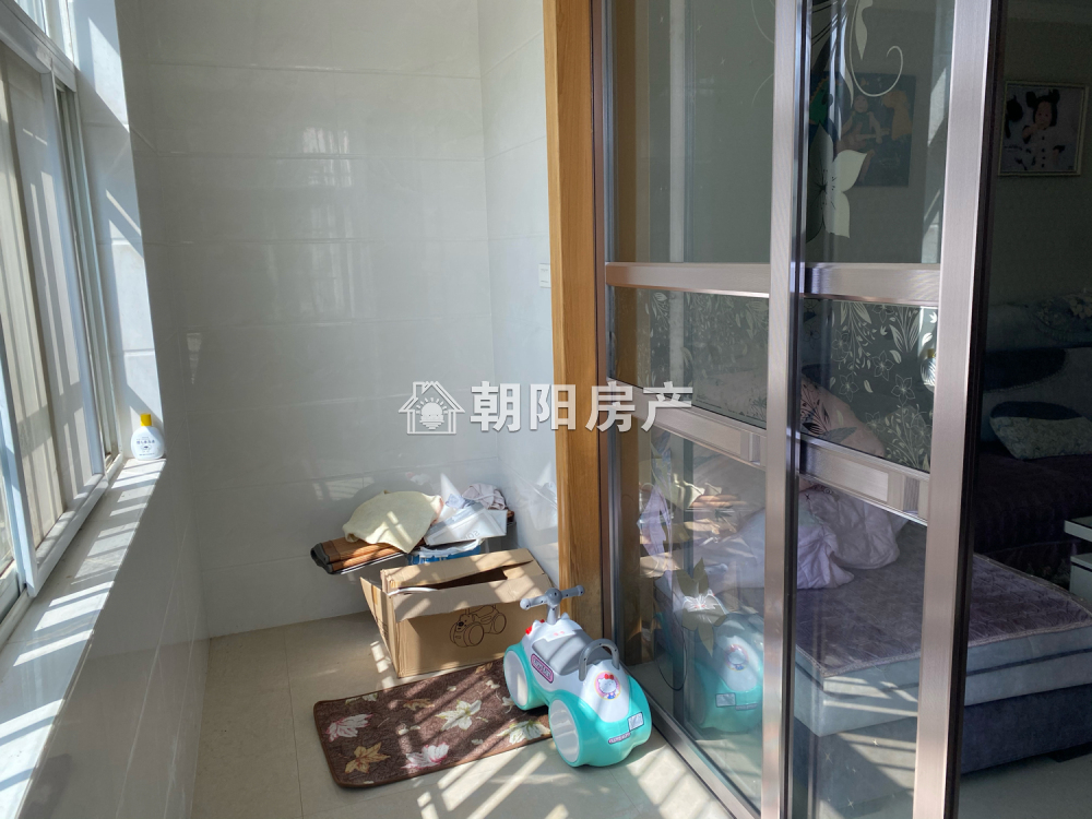 幸福里 84平 两室两厅 免税精装 单价3303元/平