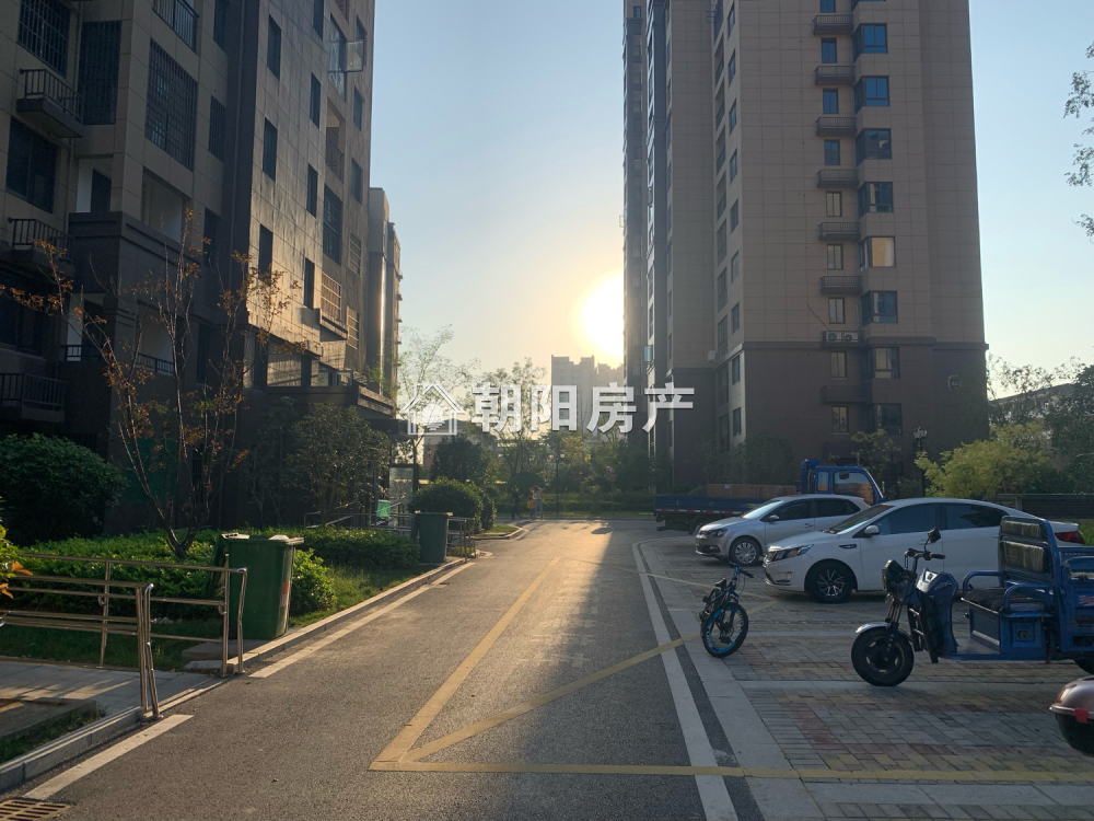 晟地绿园 115平 南向三室采光好 交通便利 毛坯