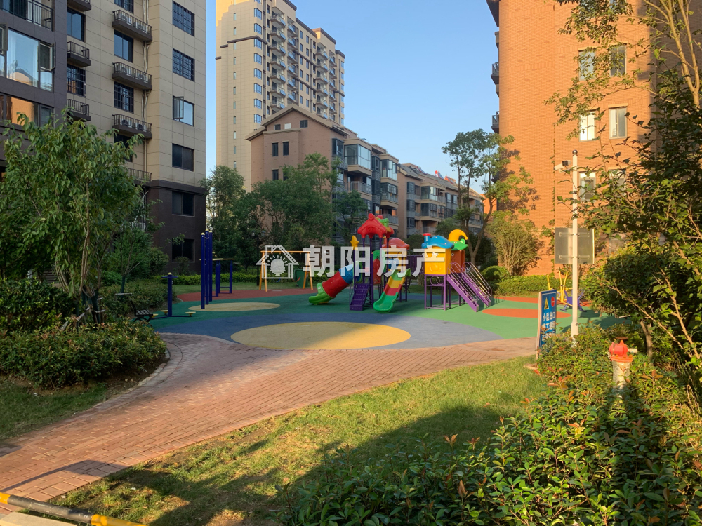 晟地绿园 115平 南向三室采光好 交通便利 毛坯