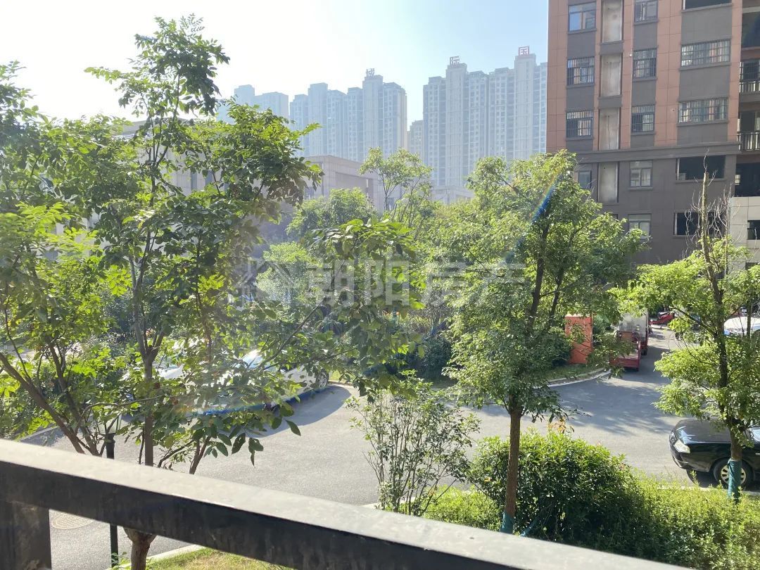金大地悦府 96平 南向三室 满两年 交通便利 学区房