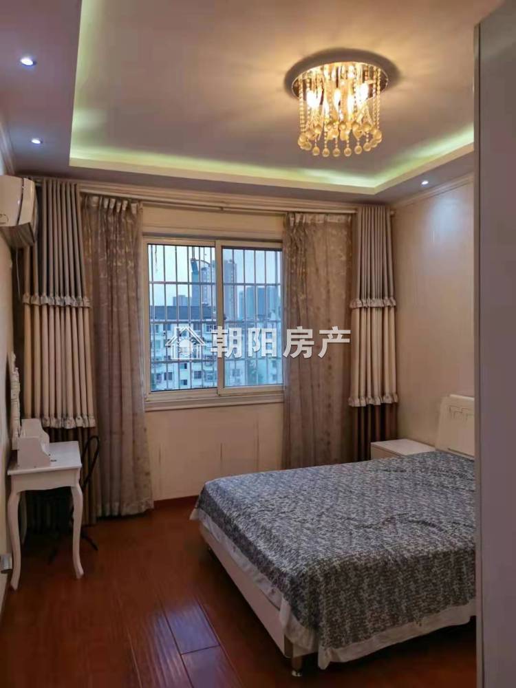 东苑小区西区 77平 南向两室一厅 精装单价2255元 交通便利配套齐全