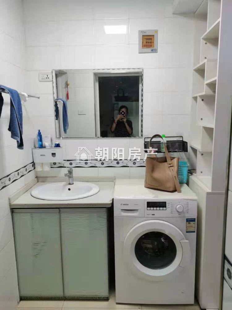 东苑小区西区 77平 南向两室一厅 精装单价2255元 交通便利配套齐全