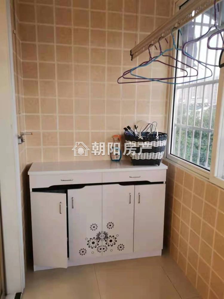 东苑小区西区 77平 南向两室一厅 精装单价2255元 交通便利配套齐全