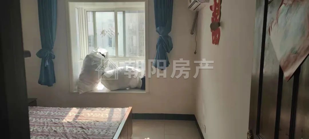 新社西村西区 80平 南向精装三室 满两年交通便利