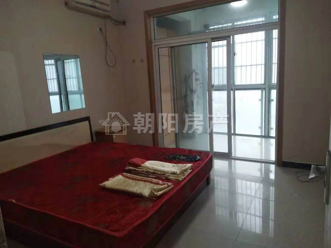彩虹大厦 136平 南向三室二厅 学区房 交通便利 采光好