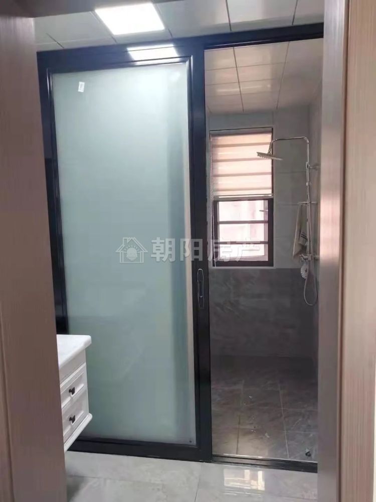八里塘安置小区 121平 南向三居 简装 交通便利 学区房