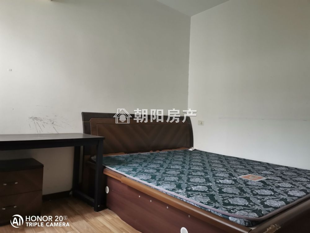 惠利中都二期 103平 南向舒适两室 满两年 交通便利 随时看房