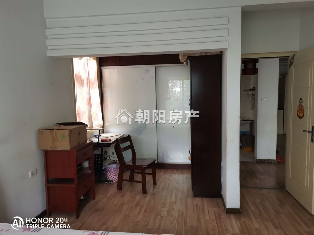 惠利中都二期 103平 南向舒适两室 满两年 交通便利 随时看房