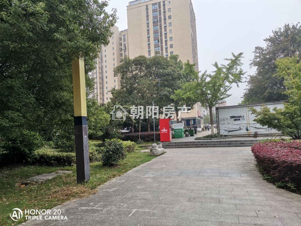 惠利中都二期 103平 南向舒适两室 满两年 交通便利 随时看房
