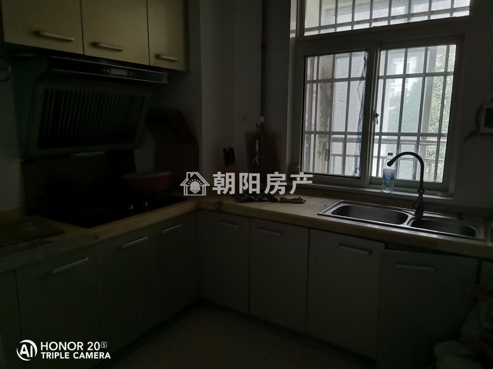 惠利中都二期 103平 南向舒适两室 满两年 交通便利 随时看房