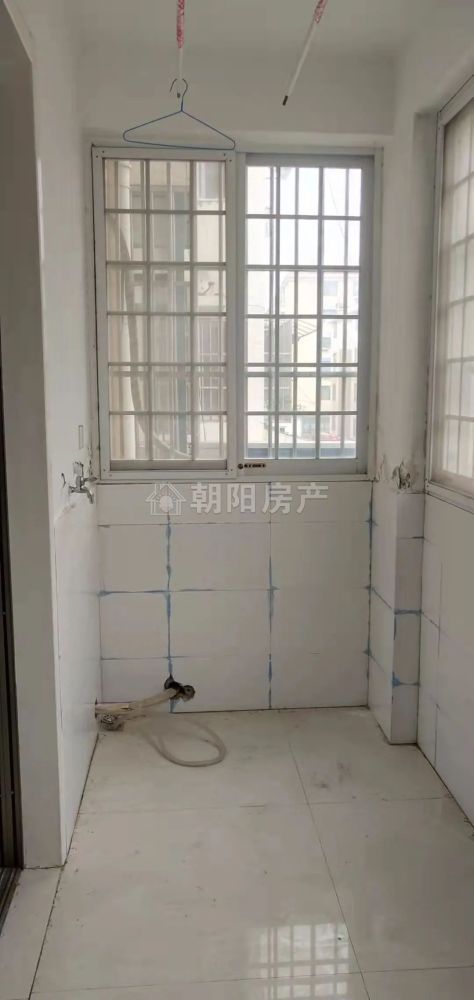 老看守所家属楼 121平 精装三室 南北通透 交通便利 学区房