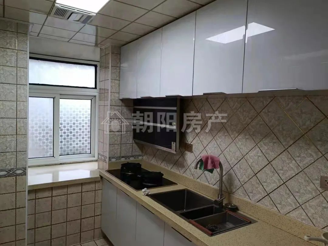 新乐村 74平 南向两室一厅 精装采光好 满两年交通便利