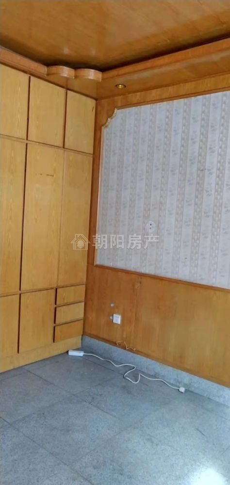金盛小区 87平 三室一厅 简装 学区房 交通便利