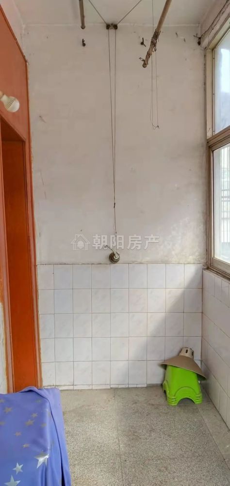 金盛小区 87平 三室一厅 简装 学区房 交通便利