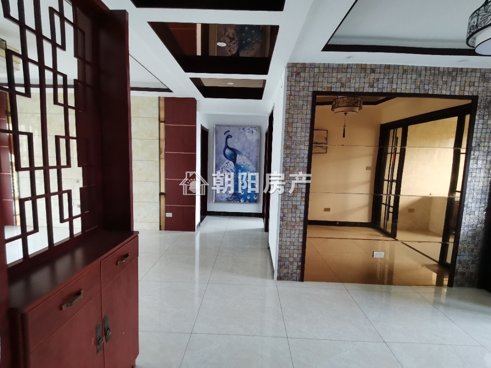泉山湖 114平 南北通透三室二厅 精装 满两年 学区房