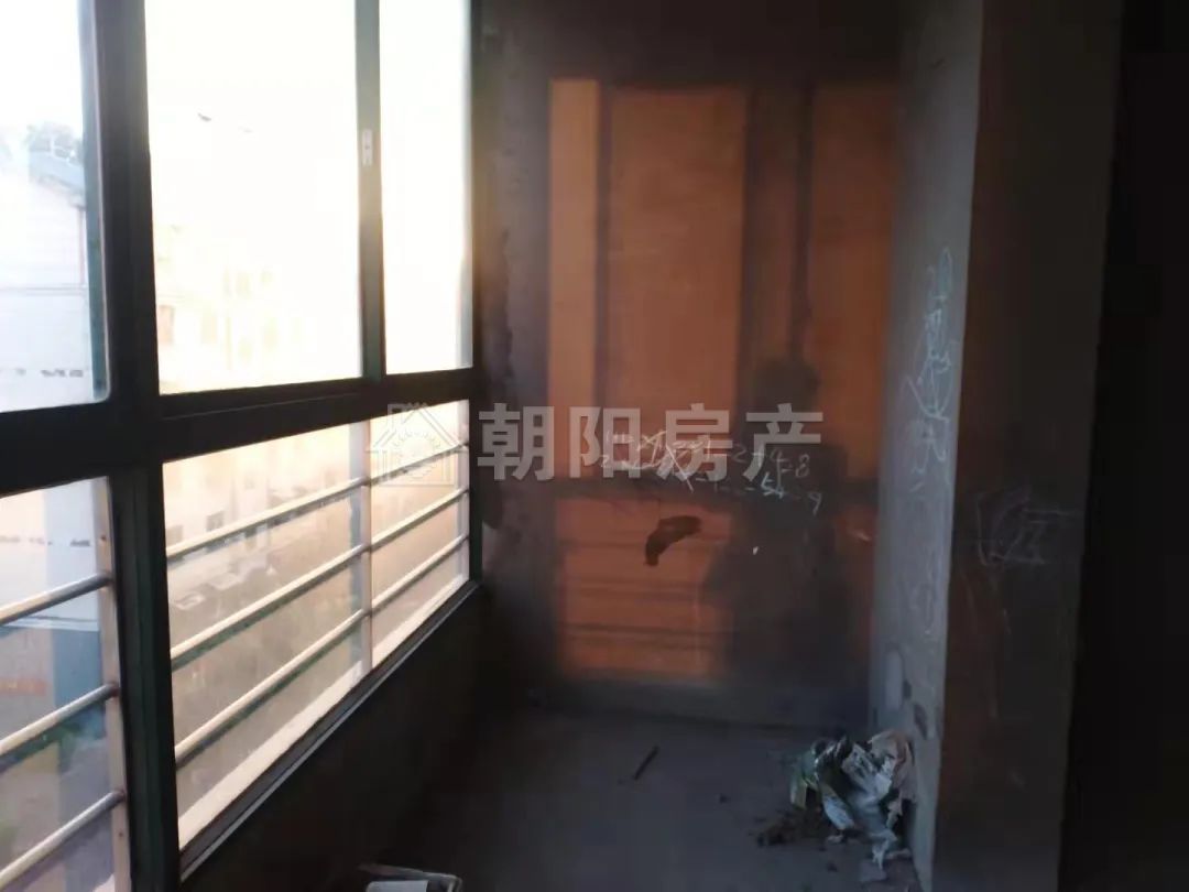 明珠花园 128平 朝南三室毛坯 满五唯一 学区房