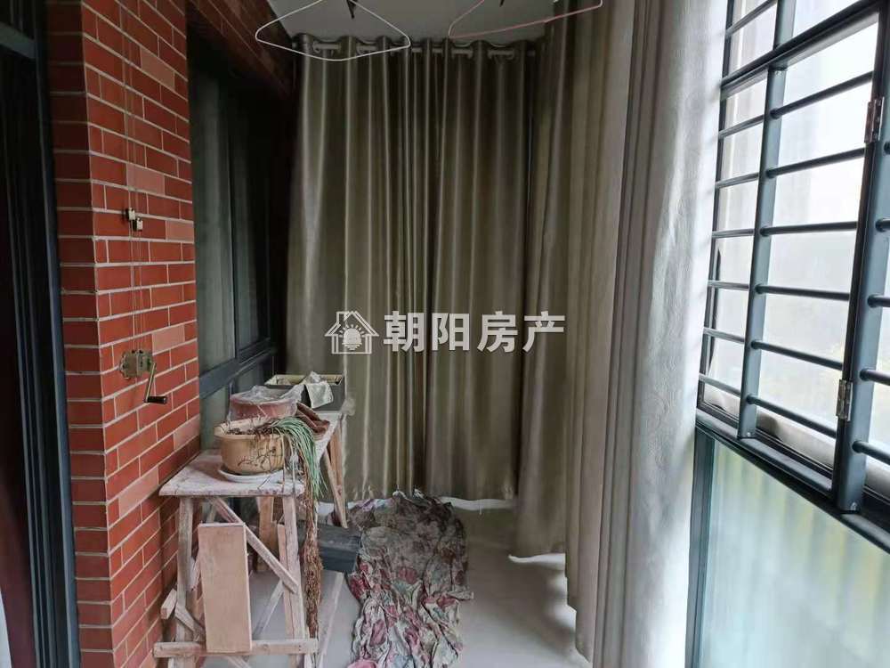 西湖春天 116平 南北通透三室二厅 精装学区房 配套齐全
