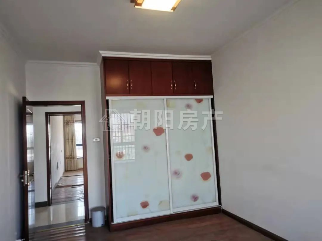 财富广场 124平 南向三室 满五唯一 学区房