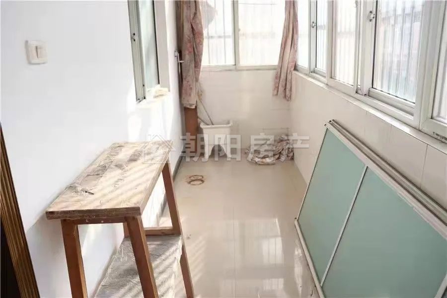 老公安局家属楼 124平 四室两厅 精装 学区房 交通便利