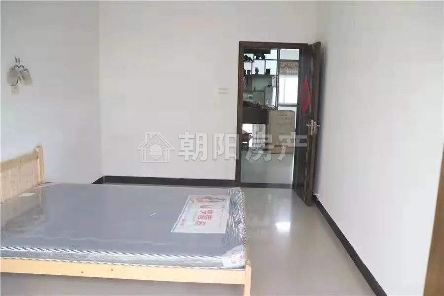 老公安局家属楼 124平 四室两厅 精装 学区房 交通便利