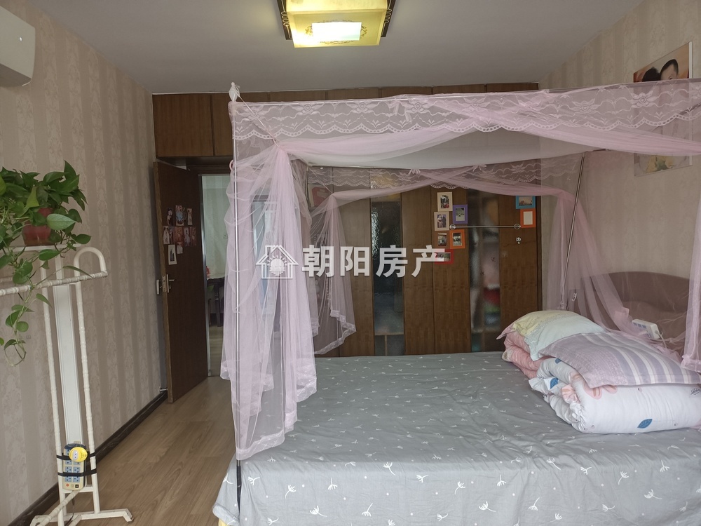 海达花园 127平 南北通透三室二厅 精装单价1889元 学区房
