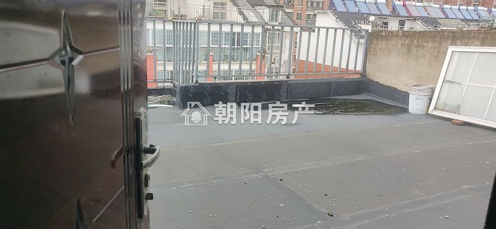 春晓名城 132平 南向三室二厅 采光好 随时看房