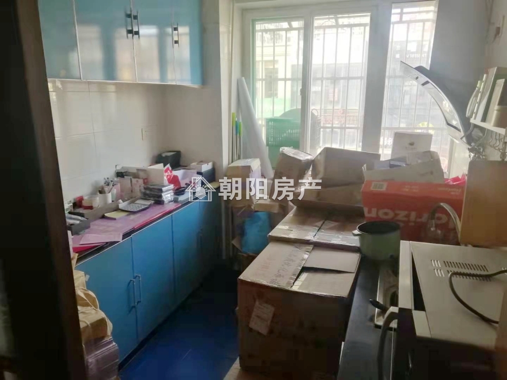 商贸文化广场 94平 南向三室中装 交通便利